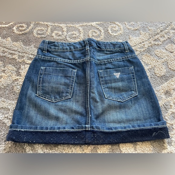 Y2K mini skirt by guess size medium. - Picture 5 of 9